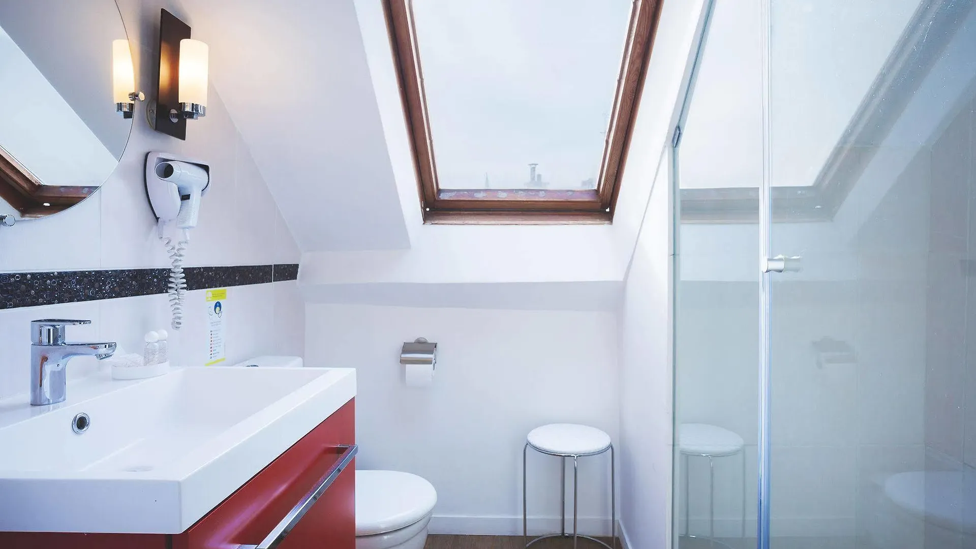 Bonne Nouvelle Hotel 3*